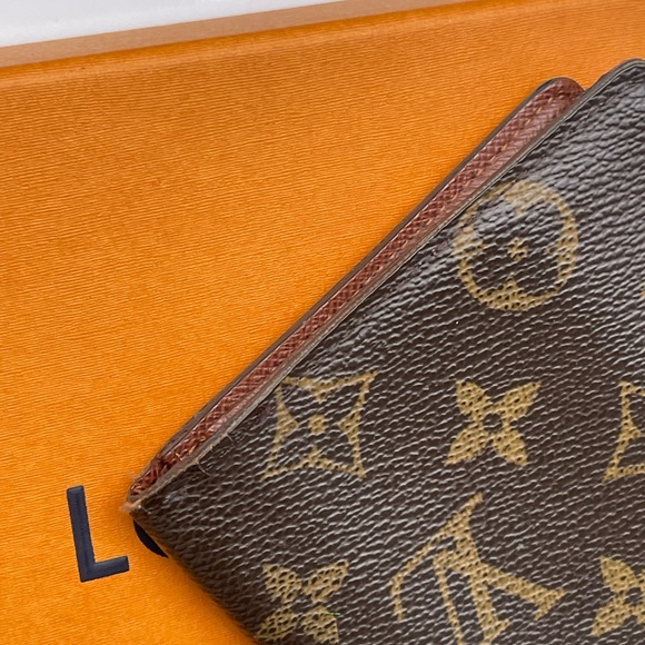 Louis Vuitton Men’s Wallet - Picture 10 of 14